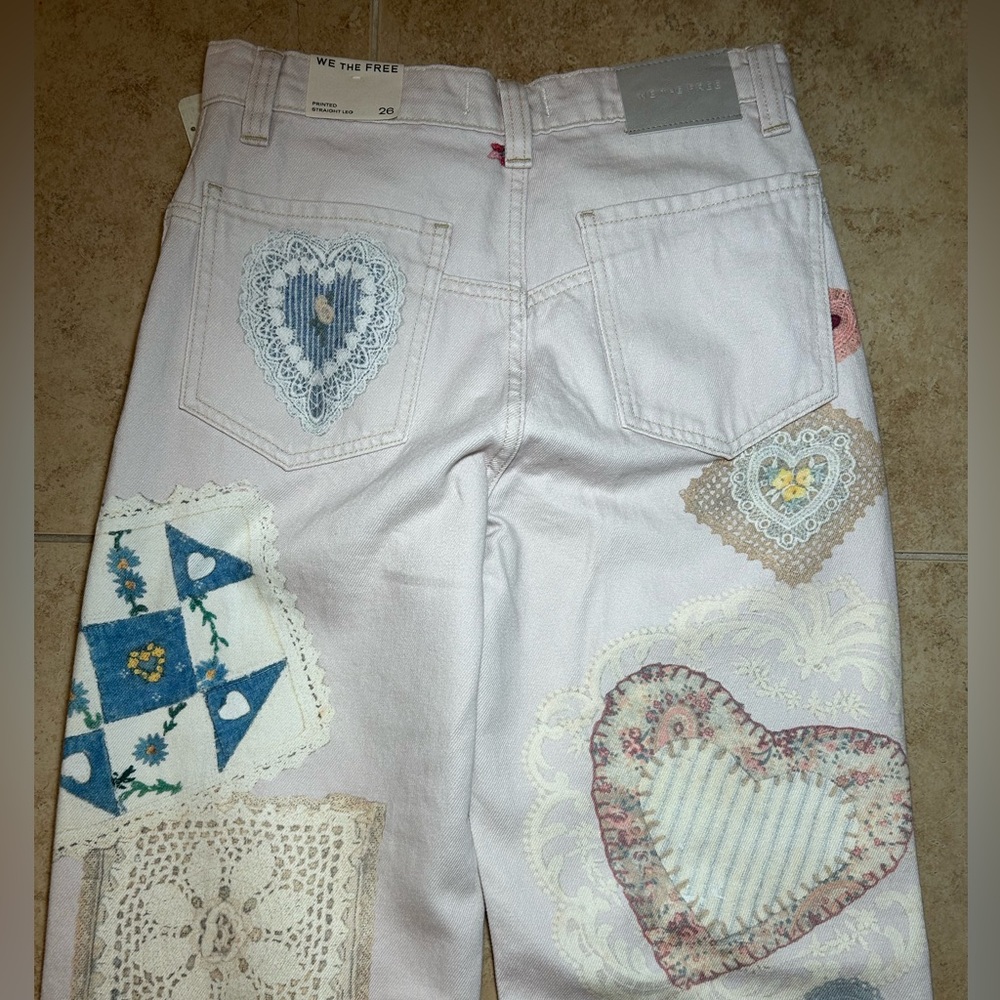 NWT🌷We The Free Illusion Printed Straight Leg Jeans - Size 28 - Picture 11 of 16